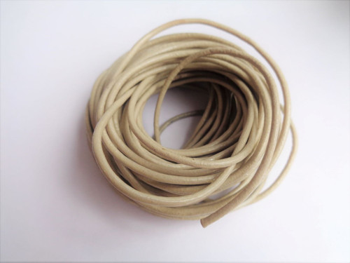 Kůže kulatá béžová průměr 2mm /1 metr