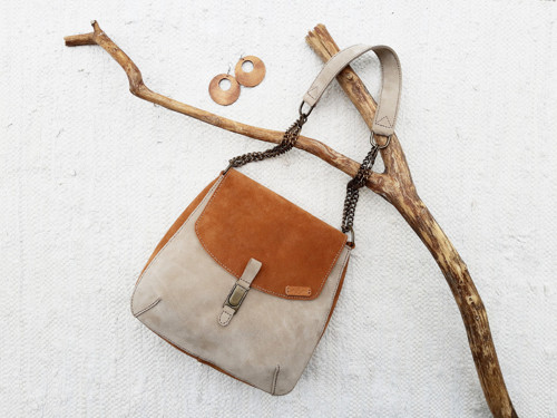Kulatá kožená crossbody kabelka