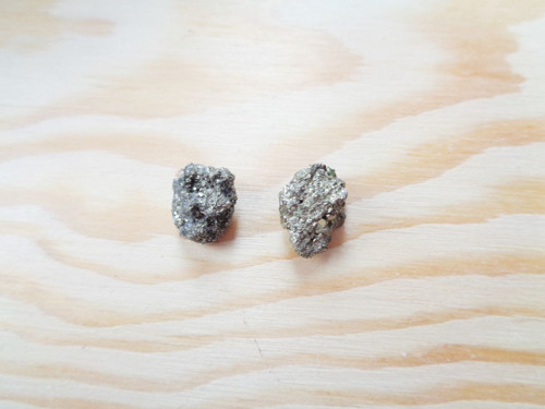 Pyrit pár 15 x 11 mm — foto 1