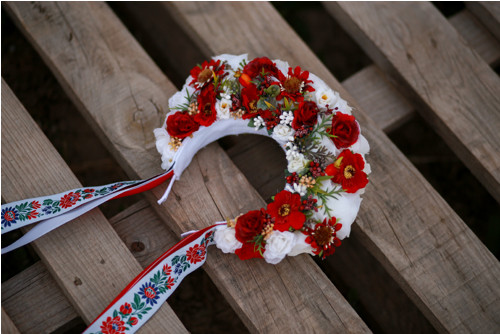 Folklorní svatební květinová parta