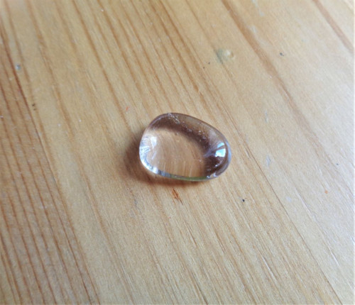 Křišťál 20x15x8mm valounek