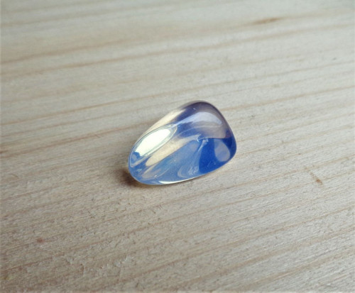 Opalit syntetický valounek 19x13x10mm