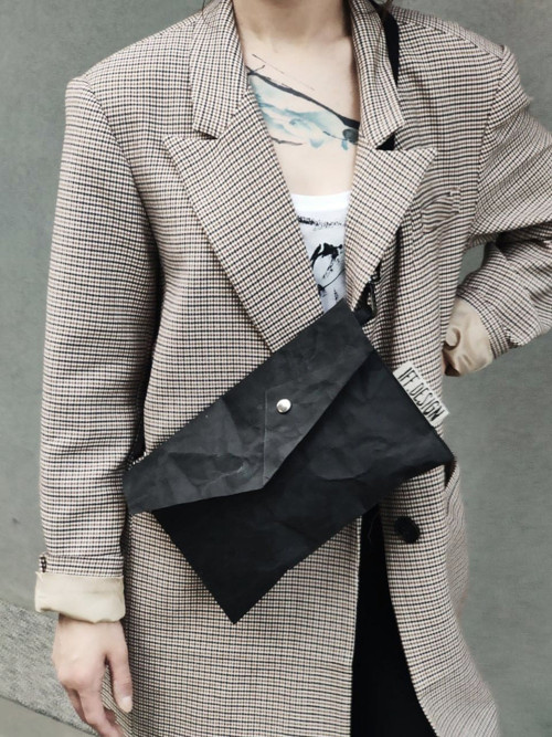 Papírová kabelka // black crossbody