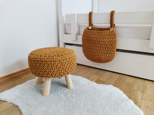 Taburetek mini- hořčicový — foto 1