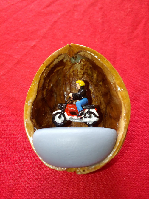 Jawa Mustang, červený, žlutá přilba