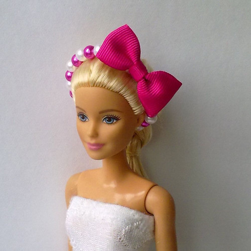 Čelenka pro Barbie - elegantní mašle - tm. růžová