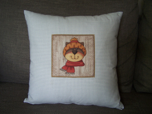 Kočička s čepičkou.