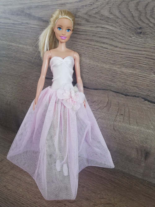 Šaty pro Barbie — foto 1