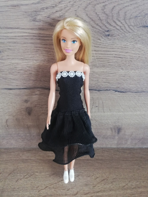 Šaty pro Barbie — foto 1