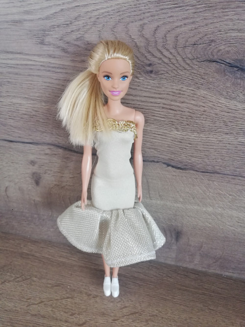 Šaty pro Barbie — foto 1