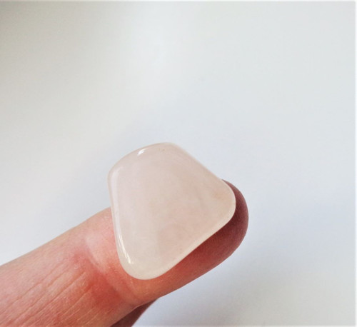 Růženín Nambie valounek 20 x18x8 mm