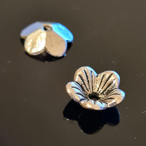 Kaplík malá fialka stříbrný 10x3 mm, 20 ks