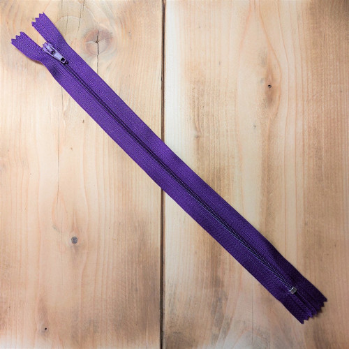 Zip 3 mm nedělitelný 25 cm tmavý cyklámen