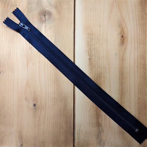 Zip 3 mm nedělitelný 25 cm tmavě modrý