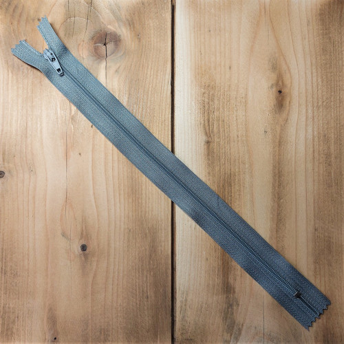 Zip 3 mm nedělitelný 25 cm středně šedý