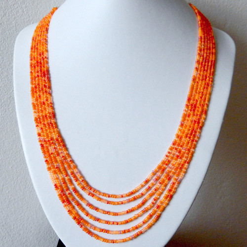 Šestiřadý oranžový