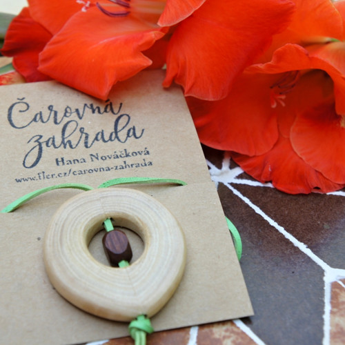 Přívěsek z dubu — foto 1
