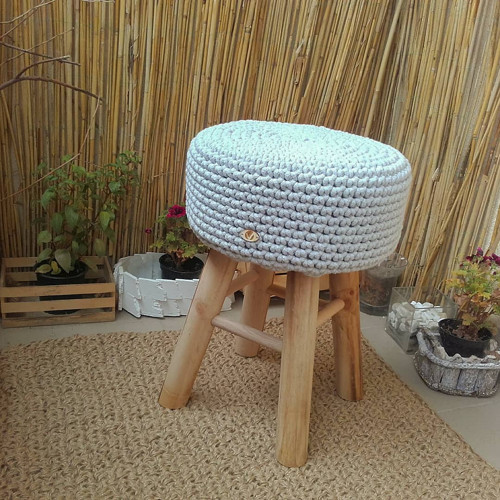 Taburetka Scandinavian svetlošedá — foto 1