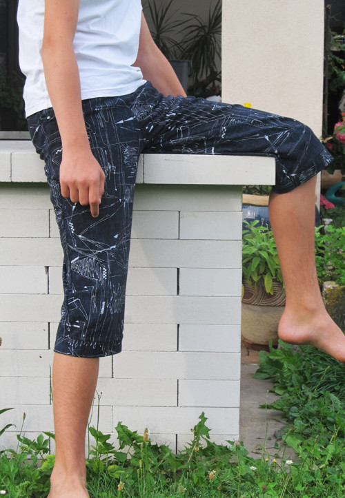 Polodlouhé kalhoty/kraťasy " efekt jeans s čáry"
