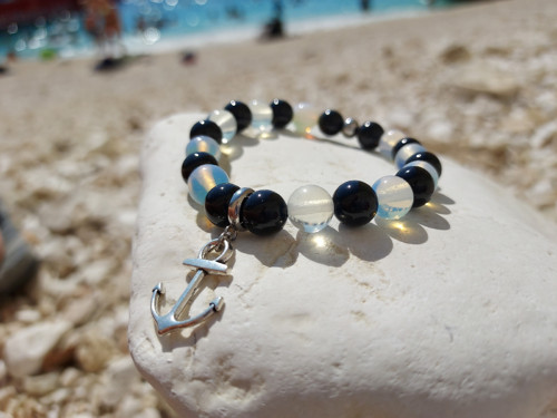 Náramek plný minerálů Lefkada mode