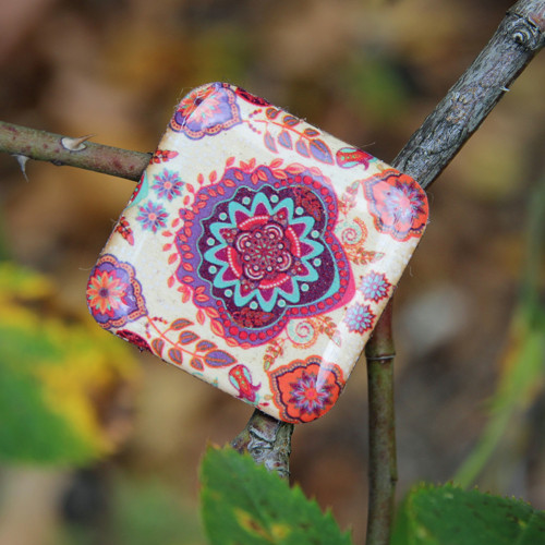 Mandala, dřevěná brož — foto 1