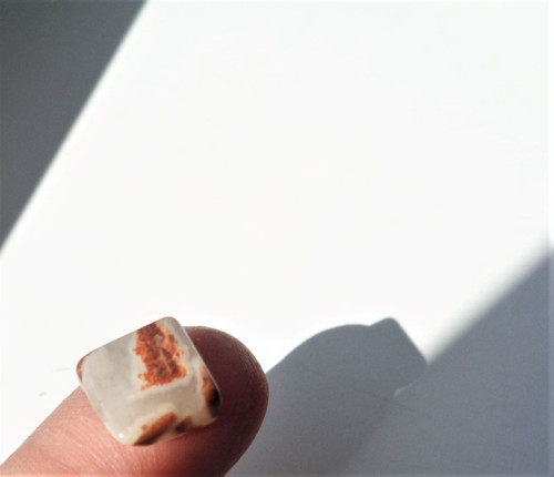 Jaspis kvádřík 10 x10x5 mm