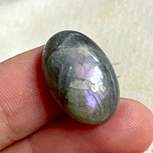 Labradorit fialový kabošon ovál / 21x16x6mm
