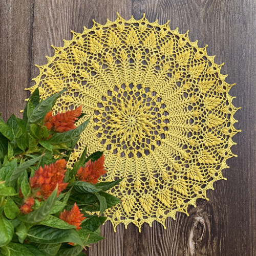 Háčkovaná dečka strukturovaná 35 cm