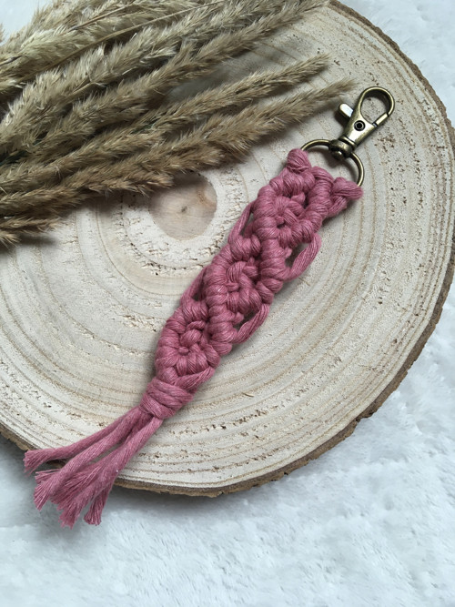 Macramé klíčenka — foto 1