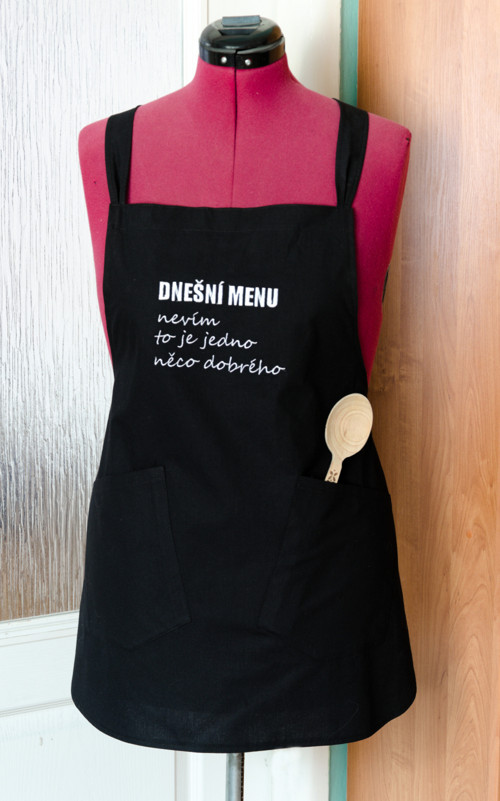 Černá zástěra - dnešní menu bílý nápis