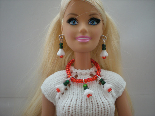 Červené korálky s náušnicemi pro panenky Barbie