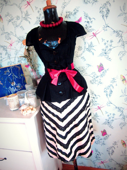 Korzetový pin-up top — foto 1