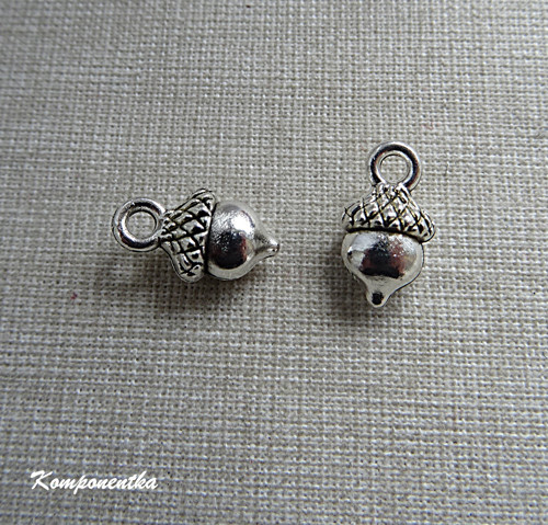 Přívěšek žalud 3D 13x7mm 1kus
