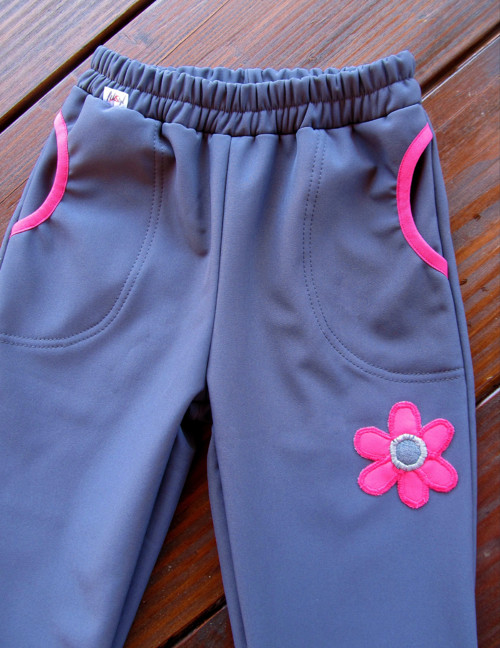 Softshell kalhoty 10/3 ( fleece) "šedé s kytí"