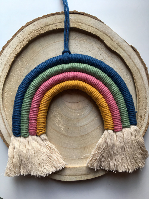 Macramé duha barevná