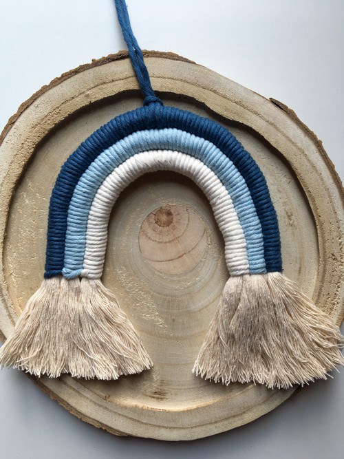 Macramé malá duha modrá