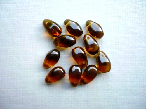 Hnědé kapky 11 x 6 mm - 20 ks