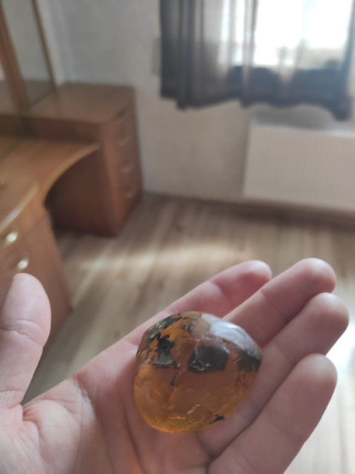 Kus surového jantaru, velký kus, 38 g