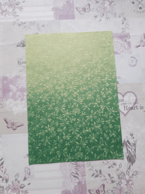 Scrapbooková čtvrtka reliéfní