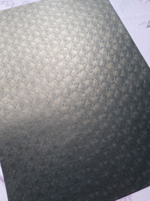 Scrapbookový papír reliéfní