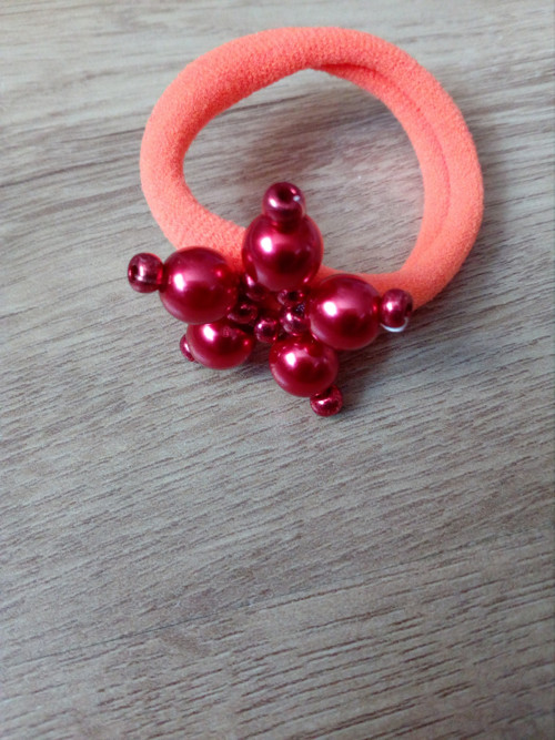 Gumička do vlasů červená