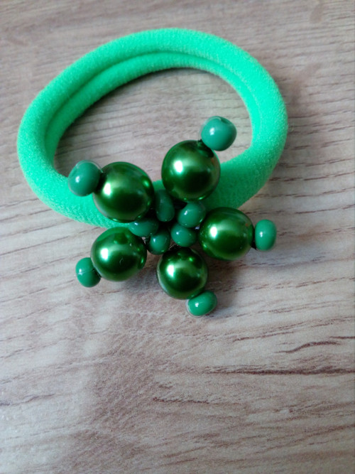 Gumička do vlasů zelená