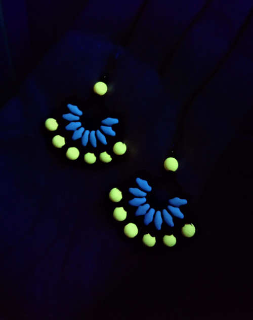 Náušnice UV Crescent Oil Blue Mustard