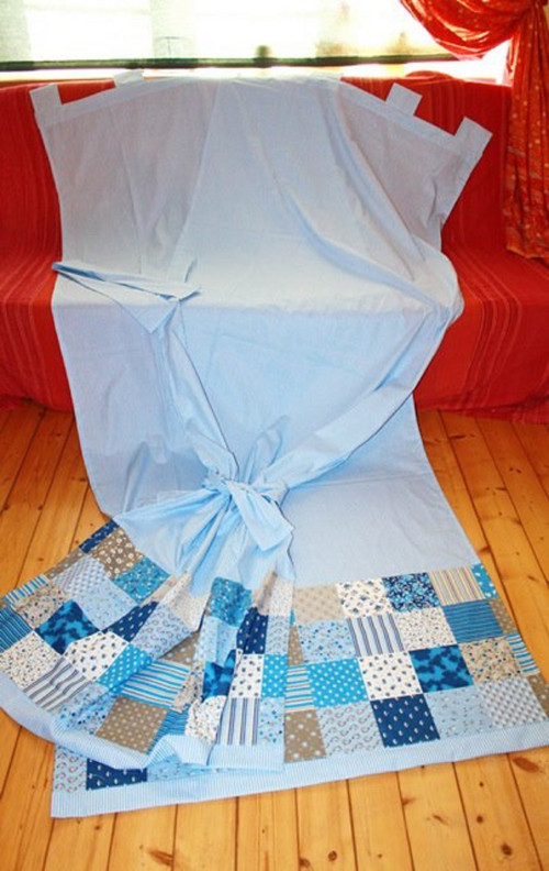 Modré patchwork závěsy