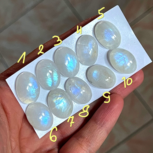 Měsíční kámen kabošon ovál / 18x13mm