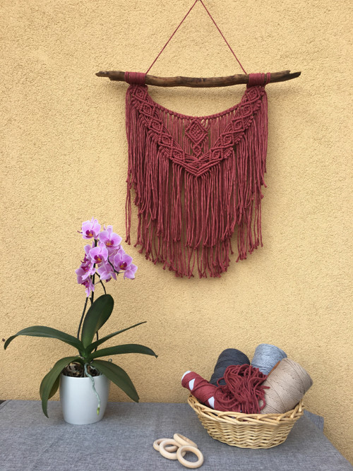 Macramé dekorace střední