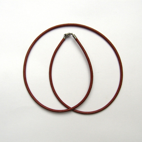 Guľatá kožená šnúrka hnedo-červená 2,5mm - 52cm