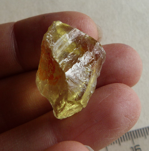 Brazilit (Lemon Quartz) surový - 2,5 cm - Extra