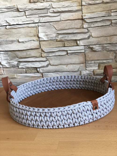 Háčkovaný servírovací podnos 30cm šedý