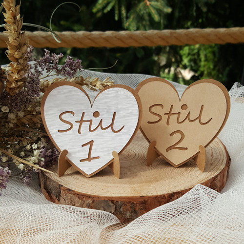 Cedulka na stůl ve tvaru srdce